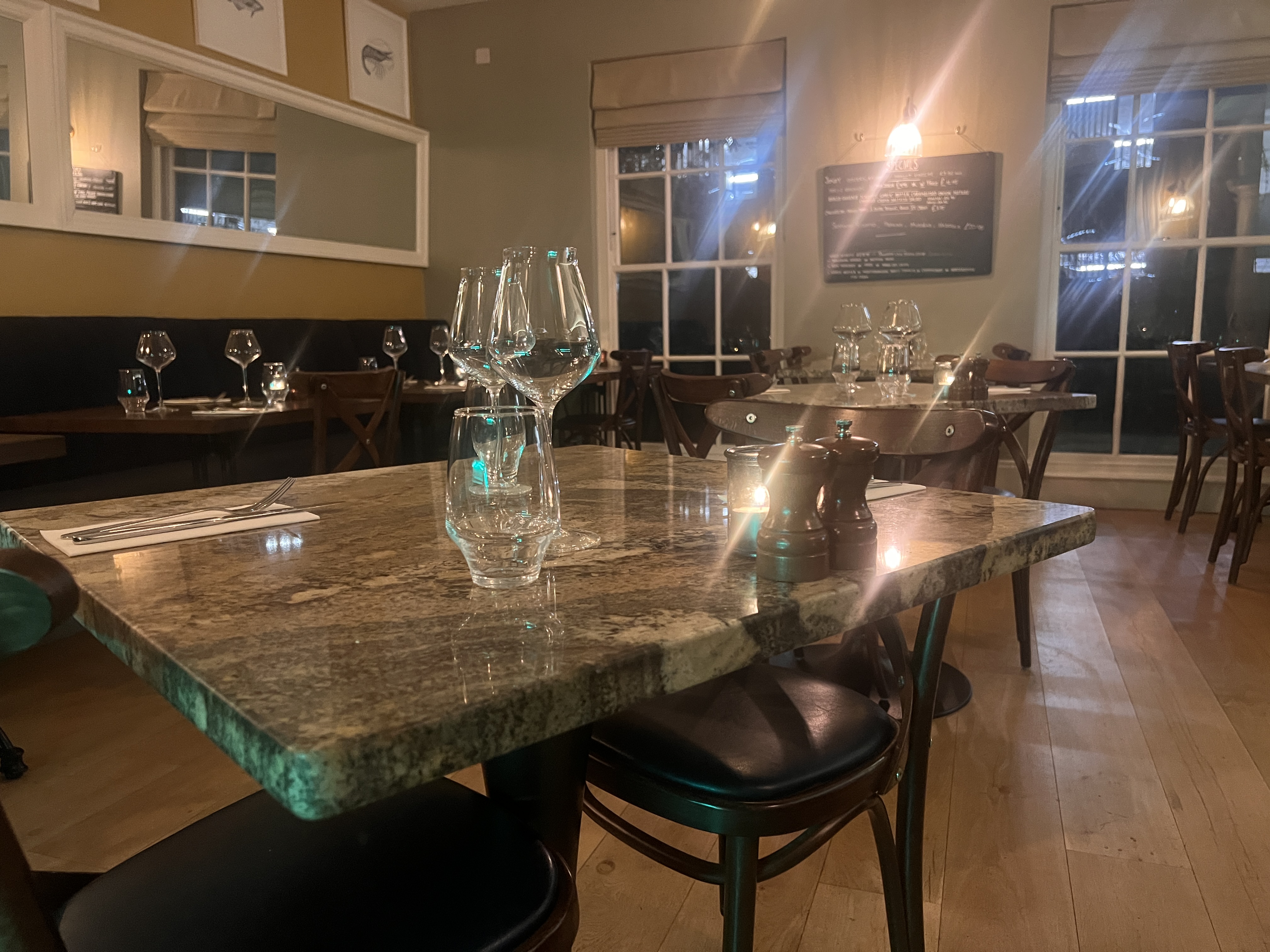 Houndgate Townhouse Hotel & Saltfish Seafood Restaurant 2