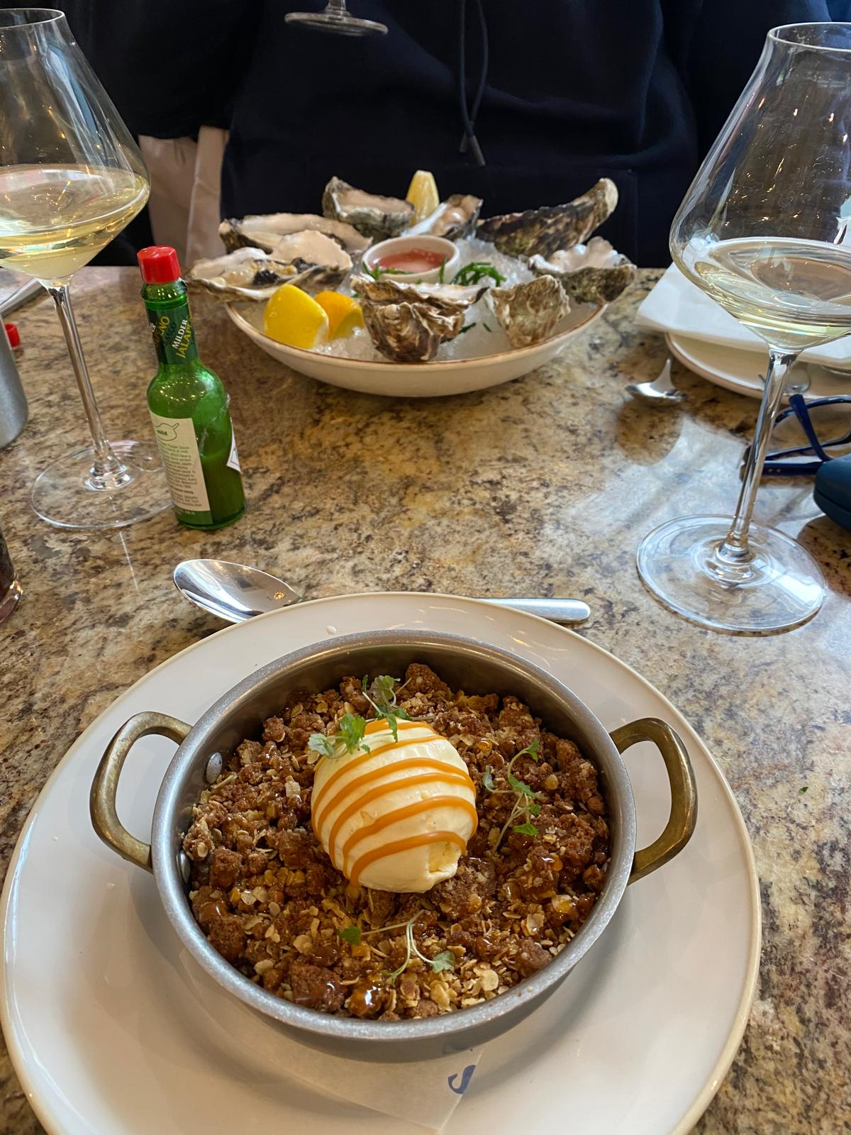 Houndgate Townhouse Hotel & Saltfish Seafood Restaurant 8