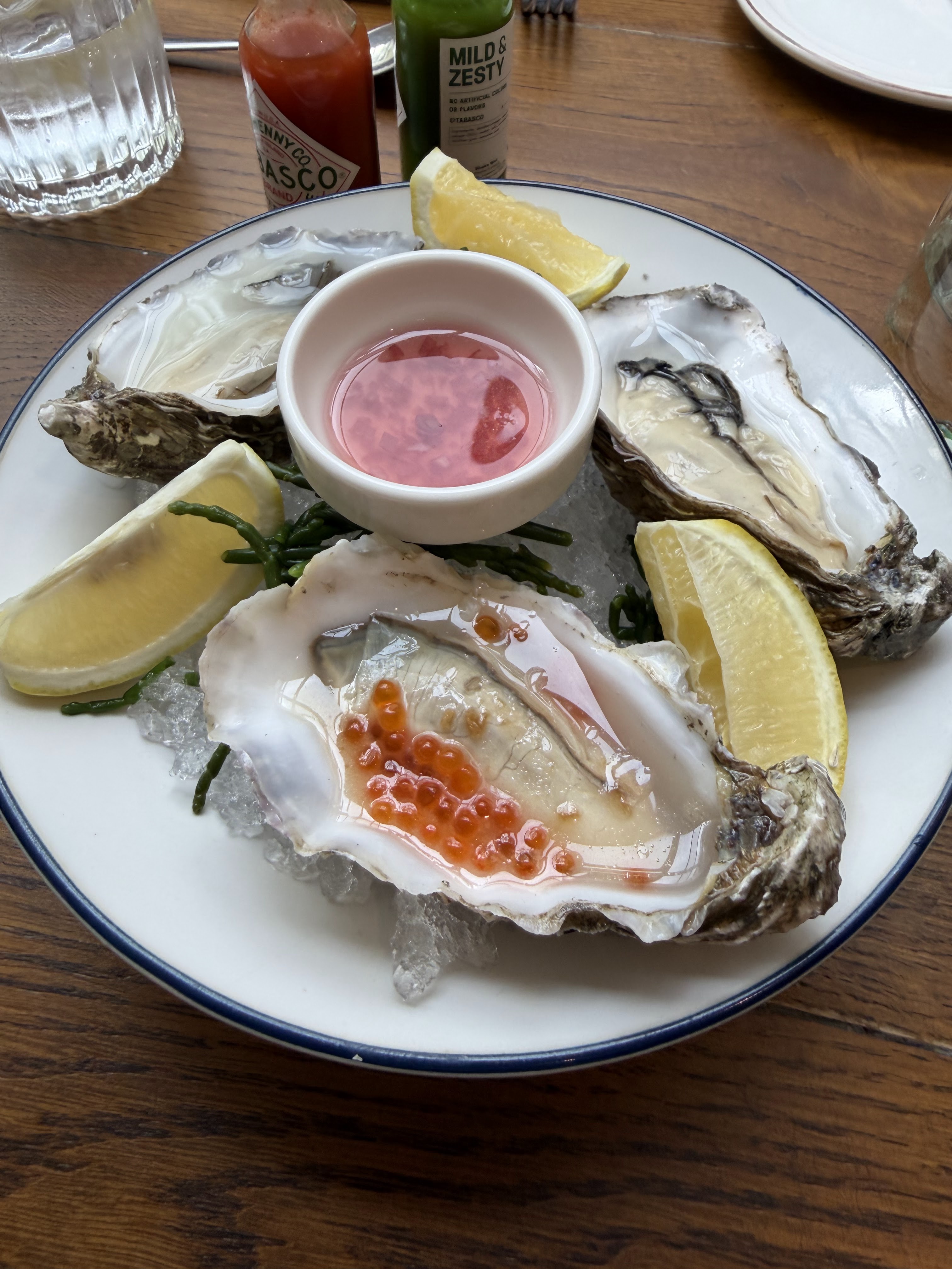 Houndgate Townhouse Hotel & Saltfish Seafood Restaurant 9