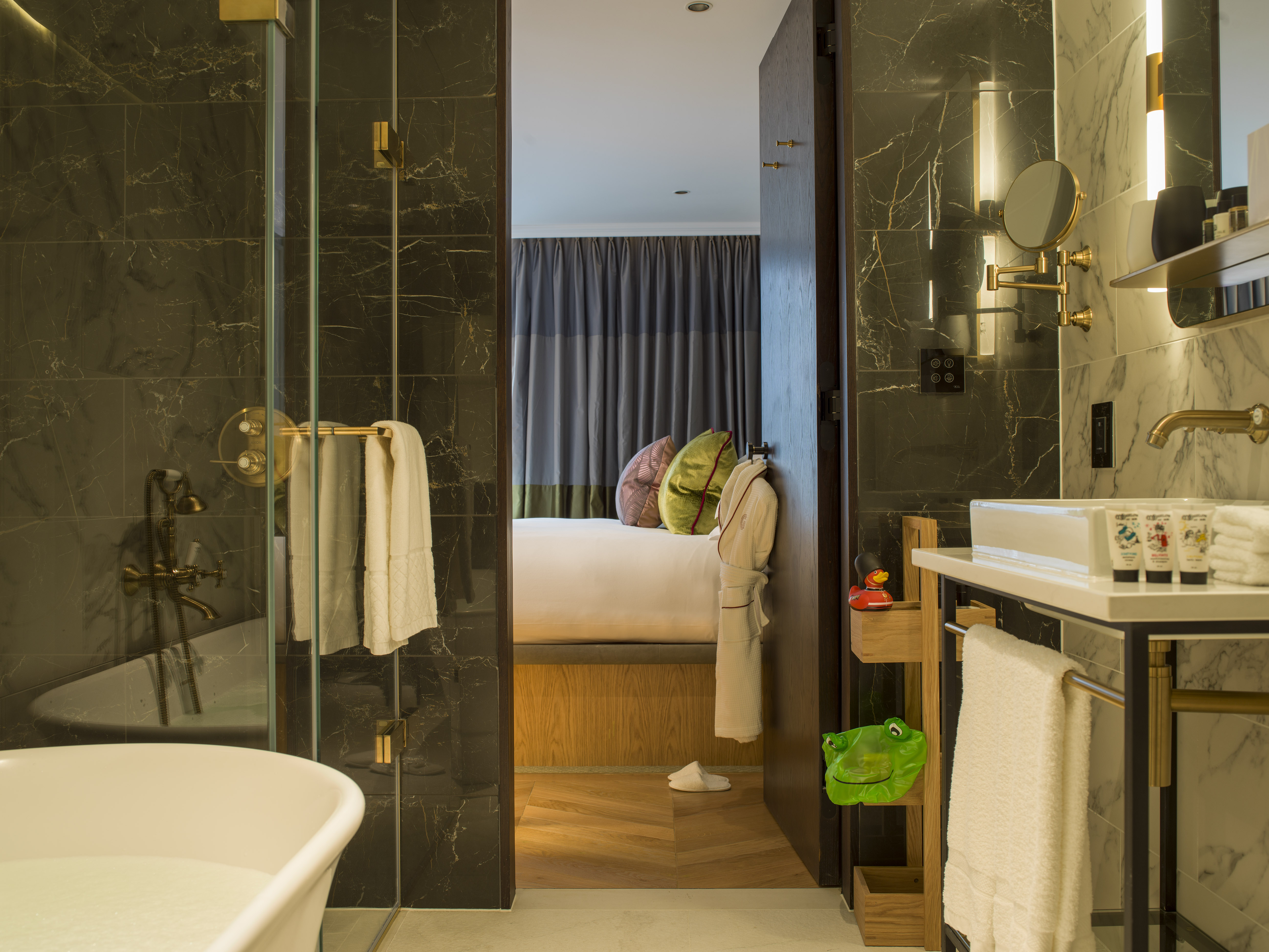 The Guardsman Hotel & Residence 2