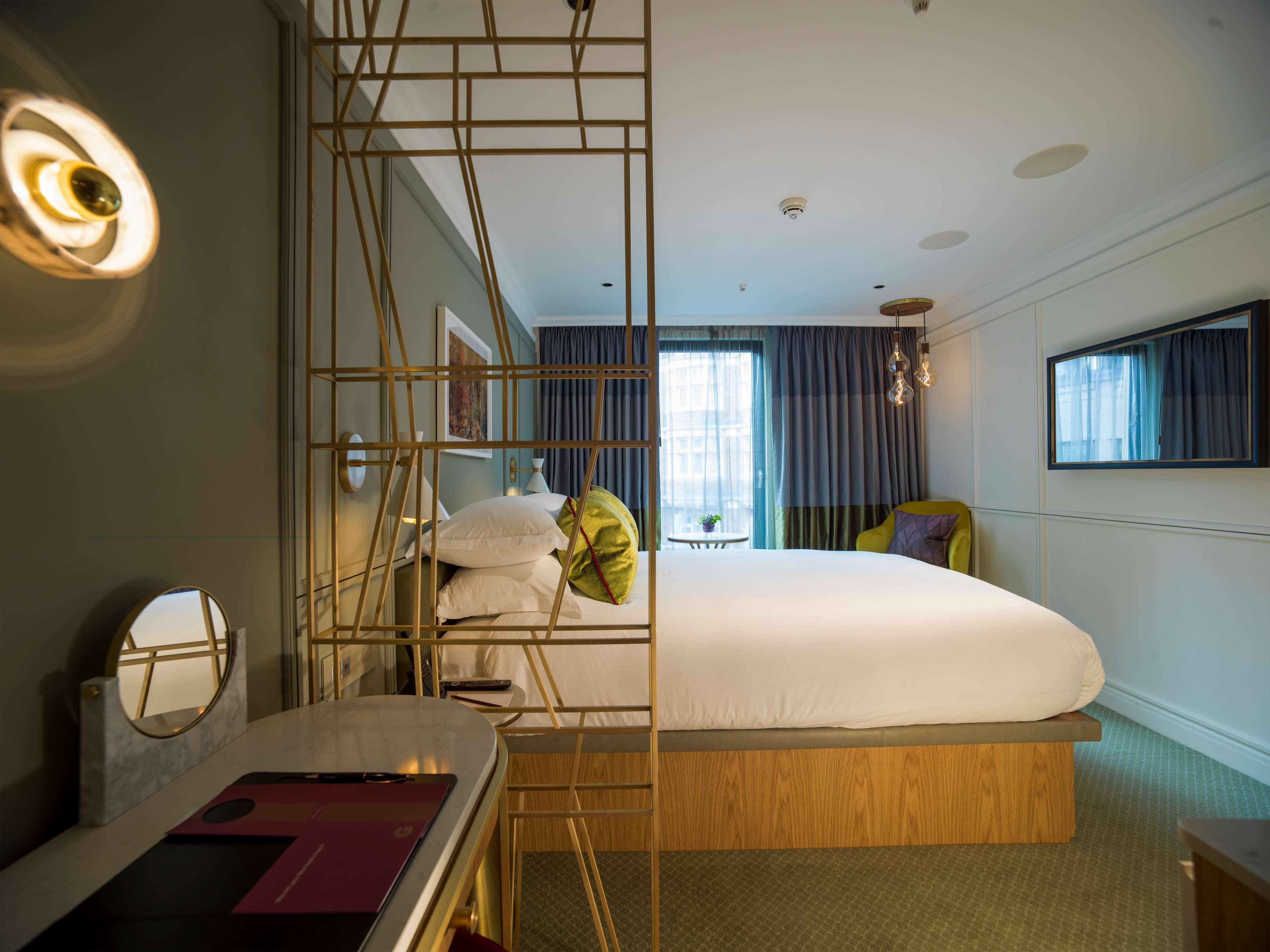 The Guardsman Hotel & Residence 6