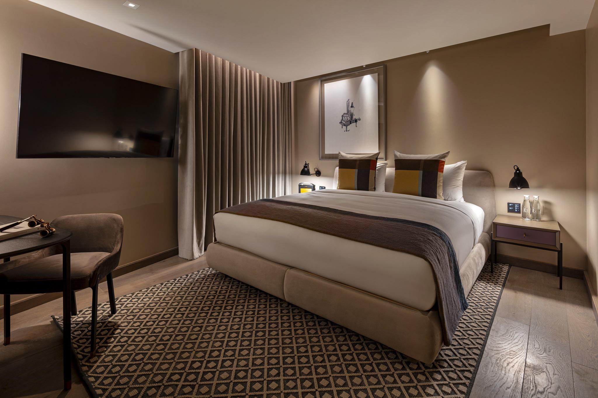 The Londoner Hotel 3