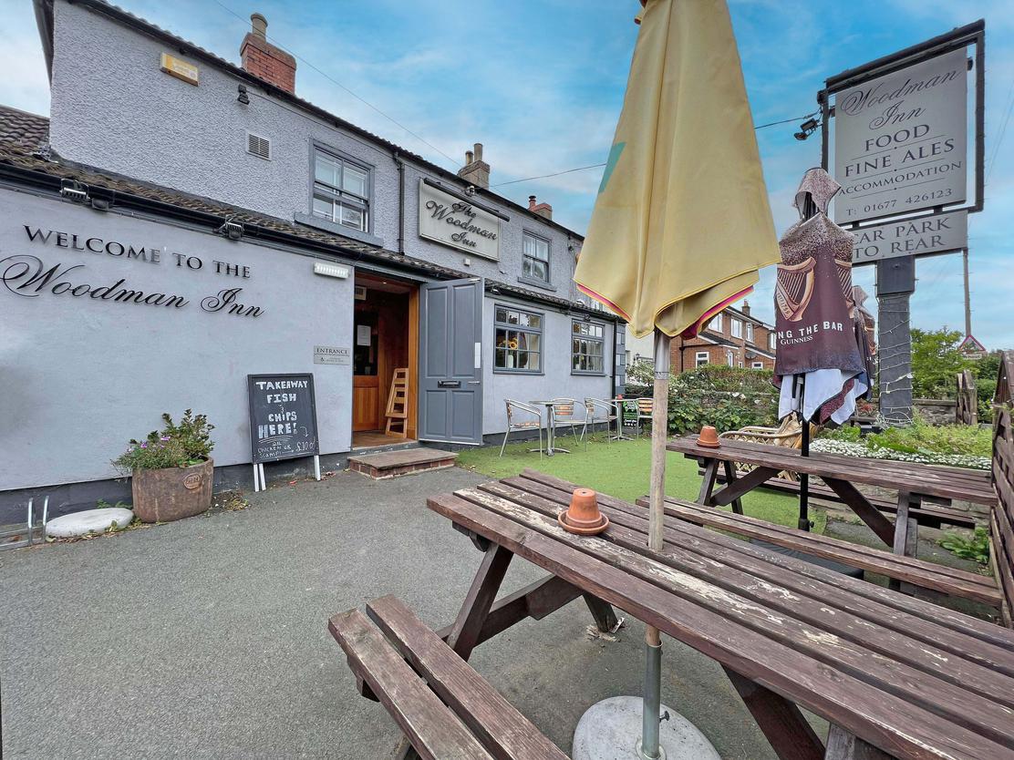 The Woodman Inn 4