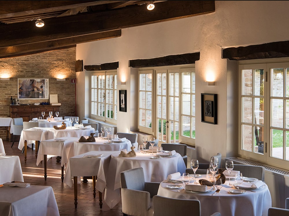 Borgo San Felice Resort Relais & Chateaux 5