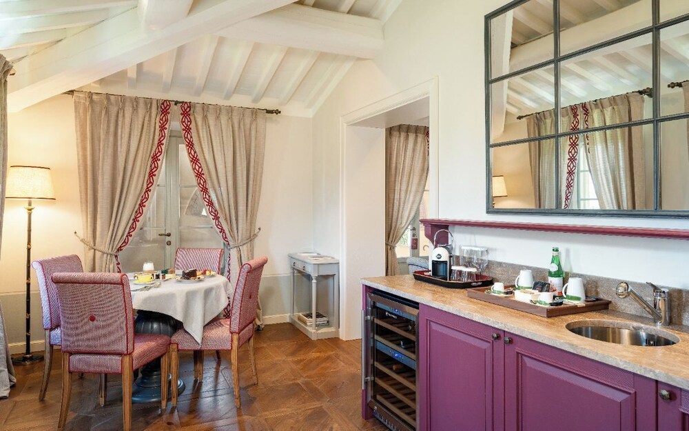 Borgo San Felice Resort Relais & Chateaux 8