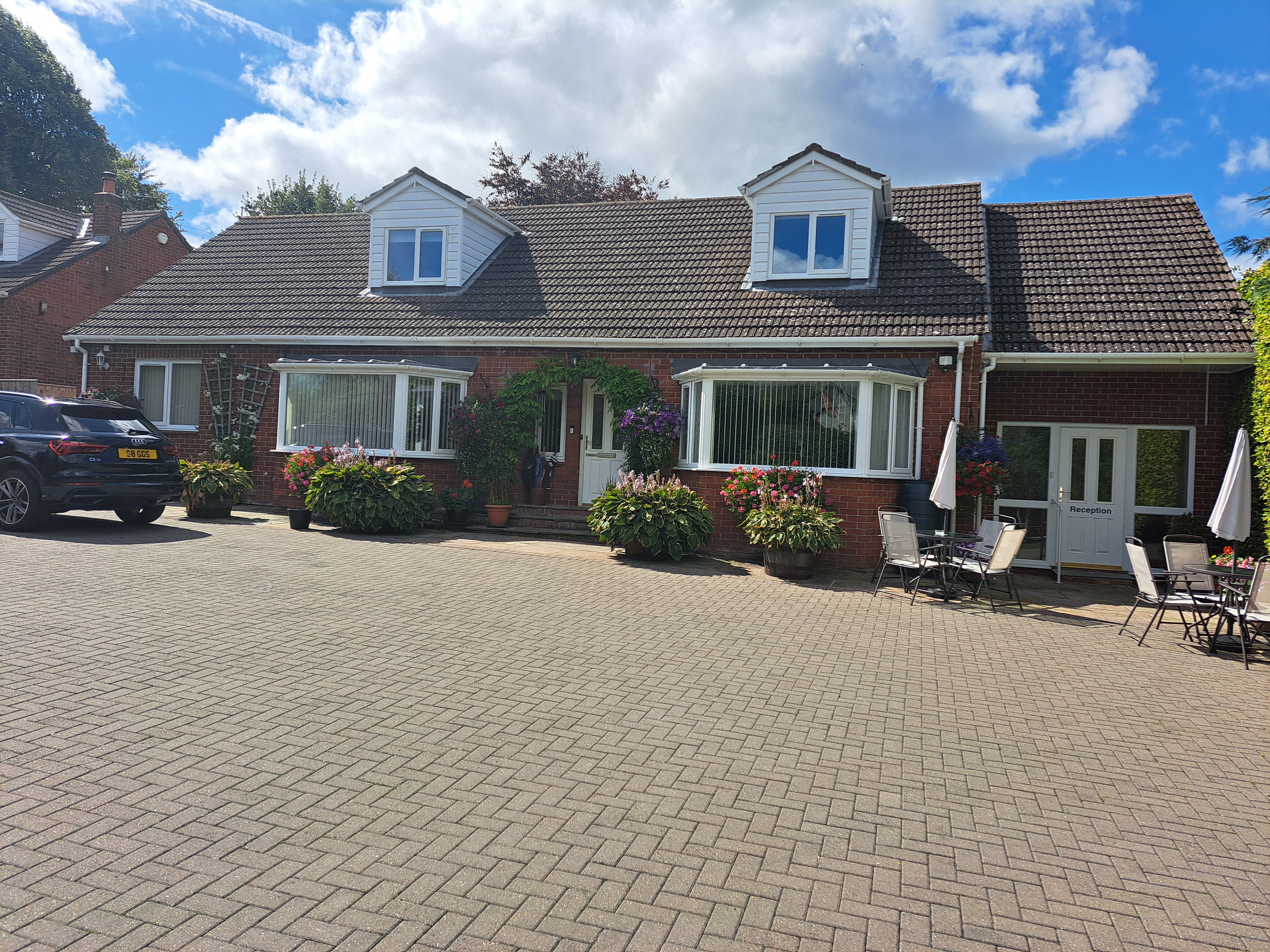 Holly Lodge B & B 5