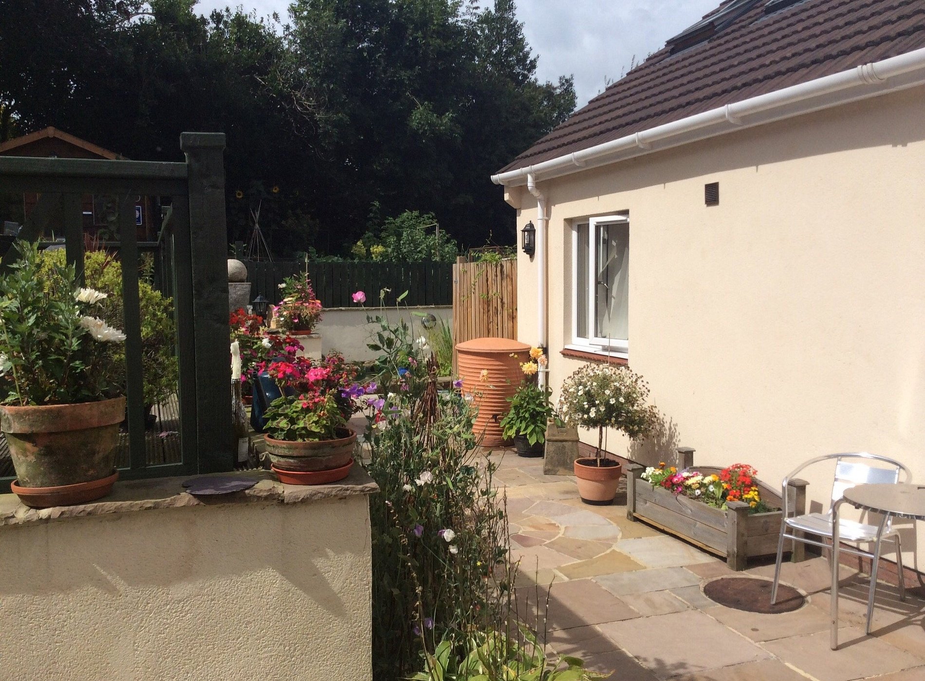 Holly Lodge B & B 6
