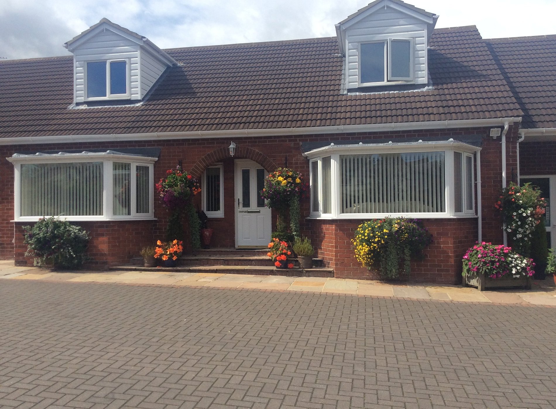 Holly Lodge B & B 8