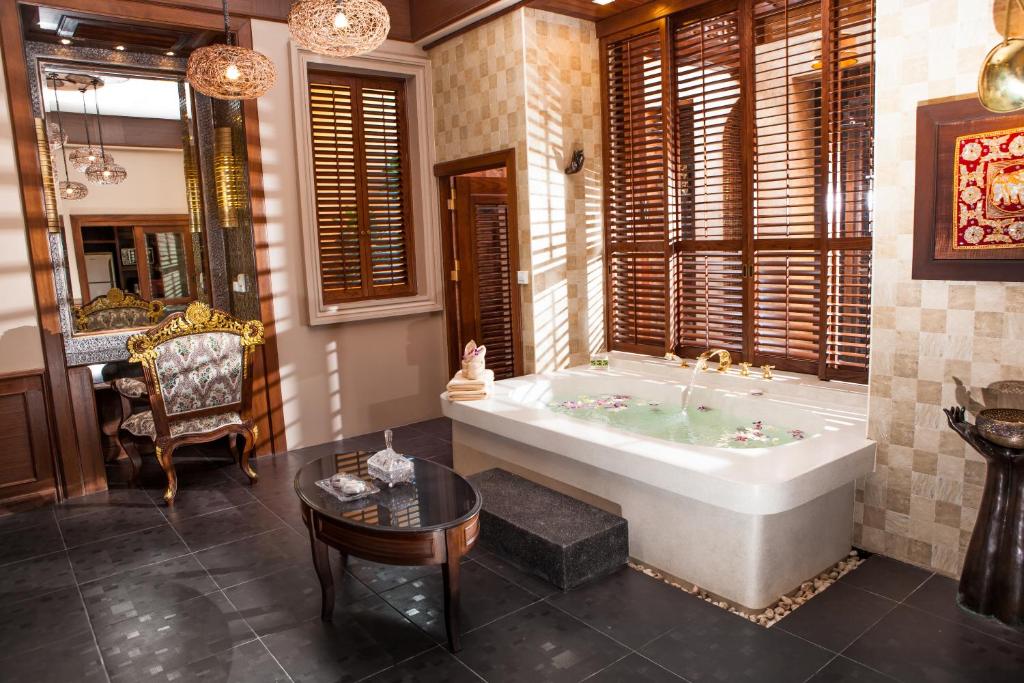 V Villas Phuket - MGallery Collection 4