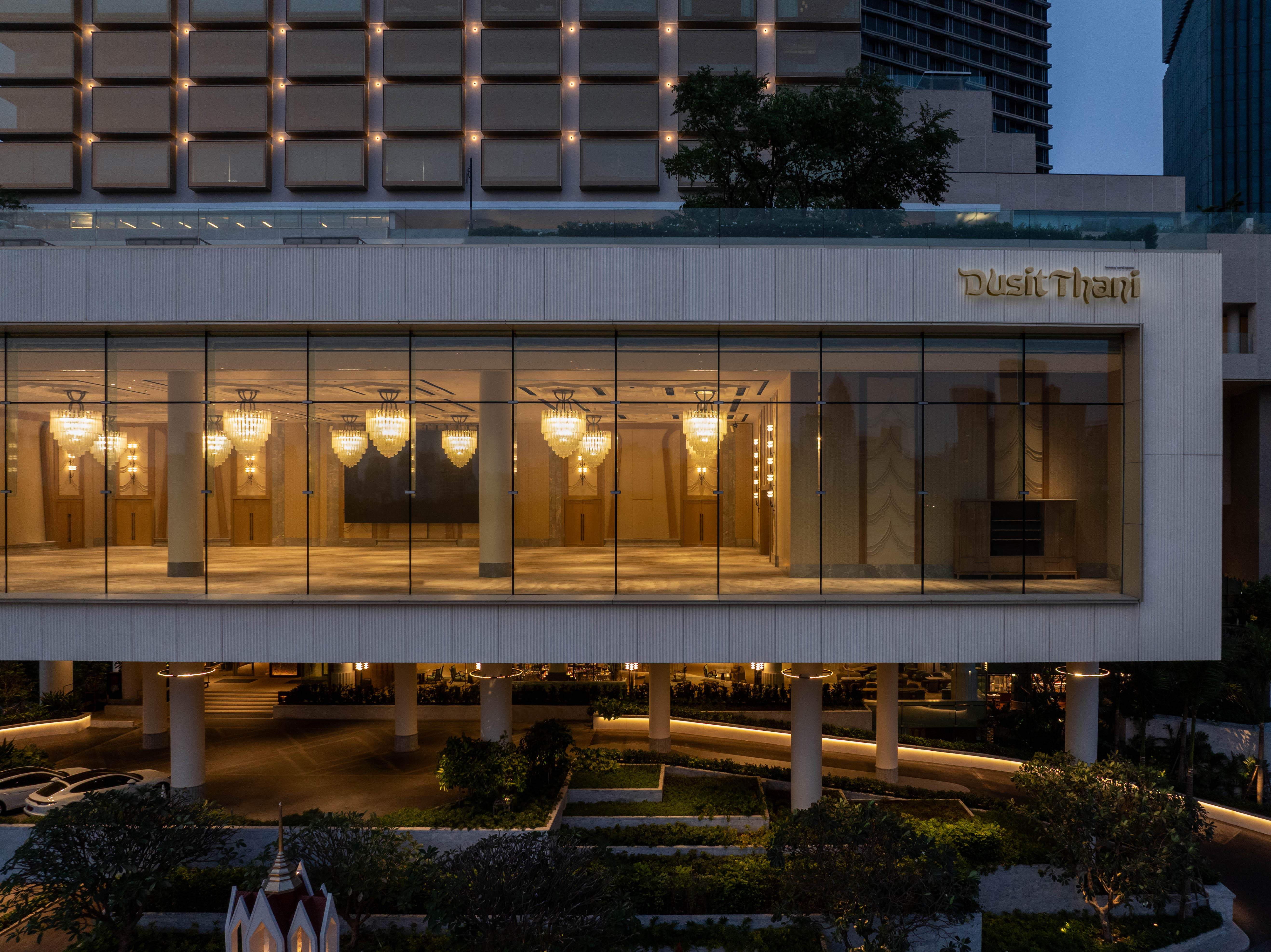 Dusit Thani Bangkok 8