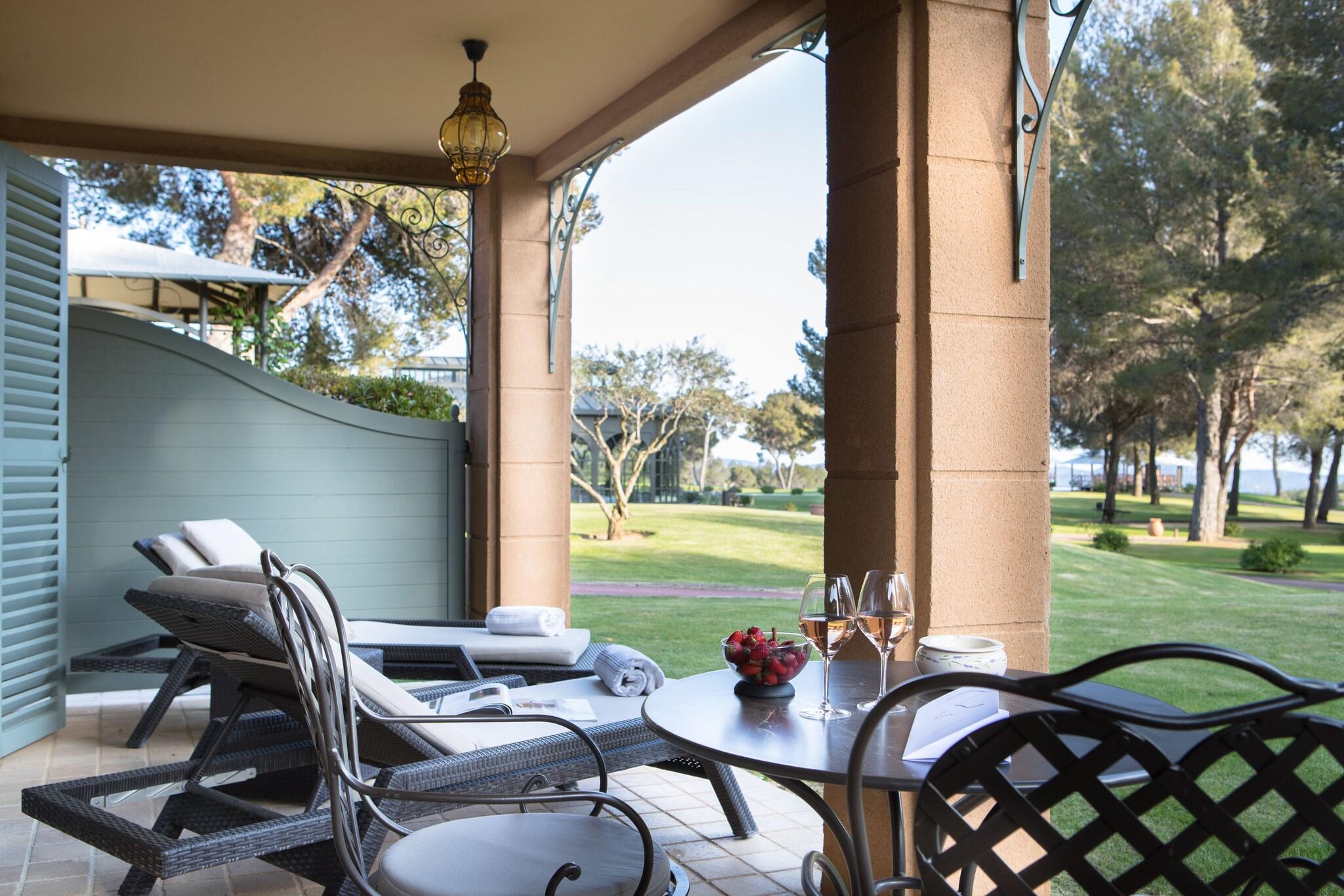 Hotel Du Castellet S.a.s. 5