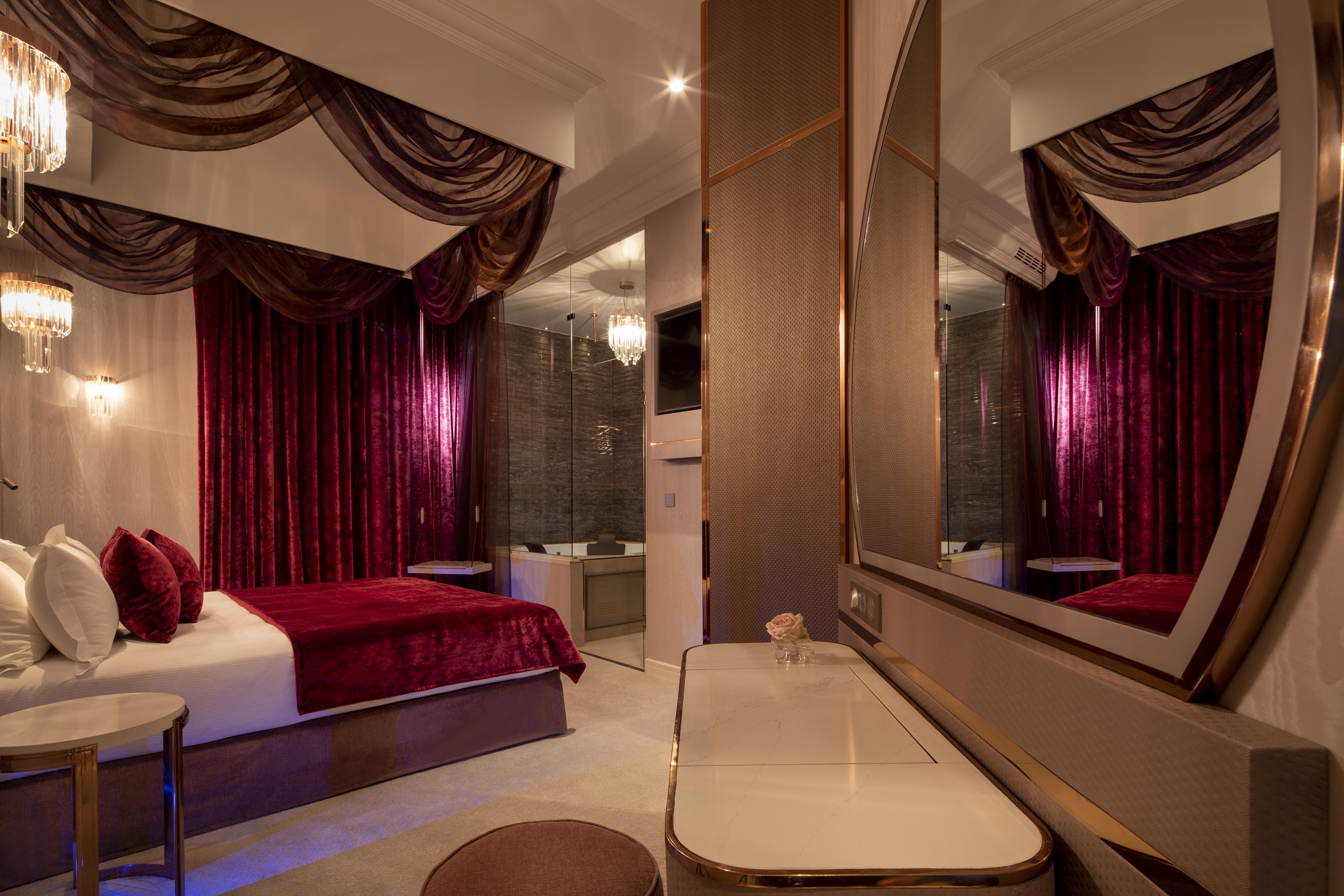 Paris j'Adore Hotel & Spa 8