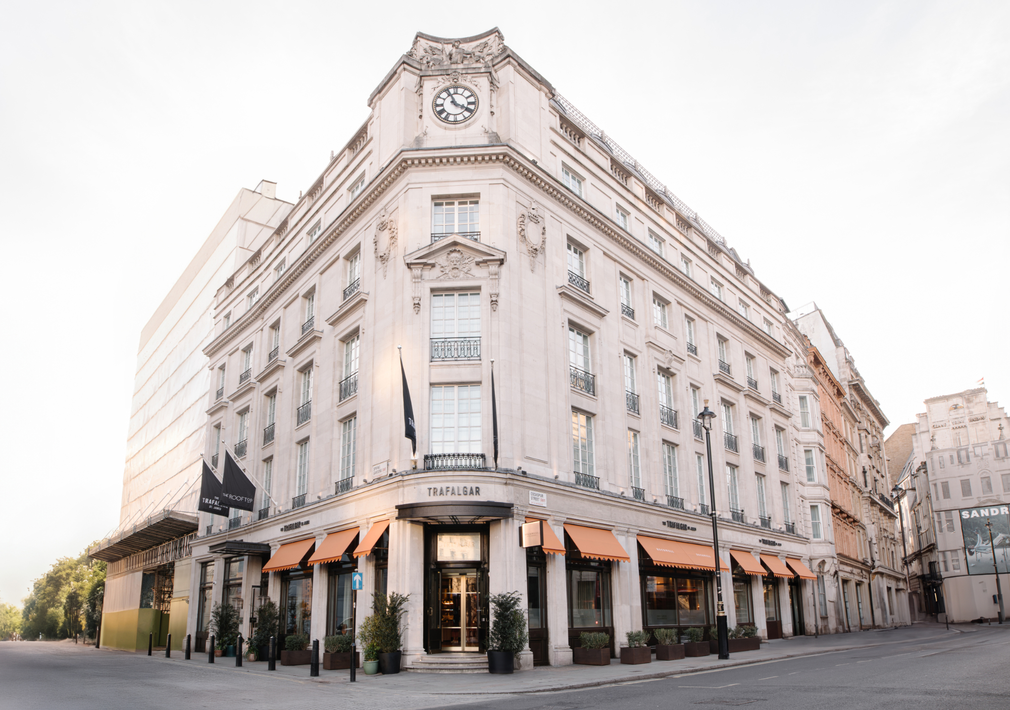 The Trafalgar St. James London, Curio Collection by Hilton 3