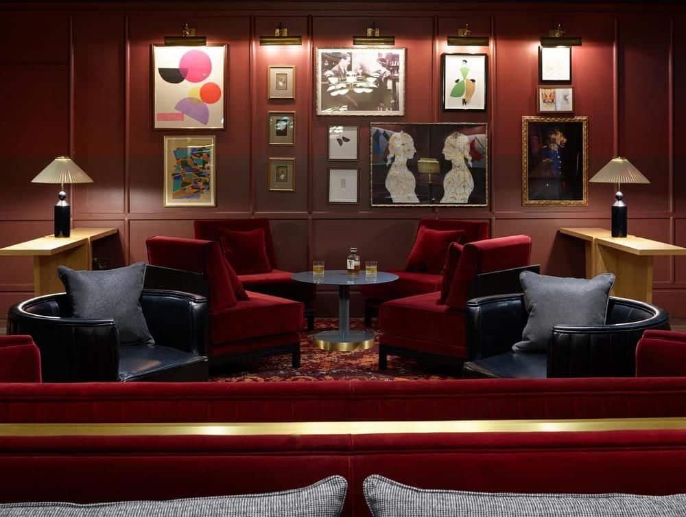 The Trafalgar St. James London, Curio Collection by Hilton 8