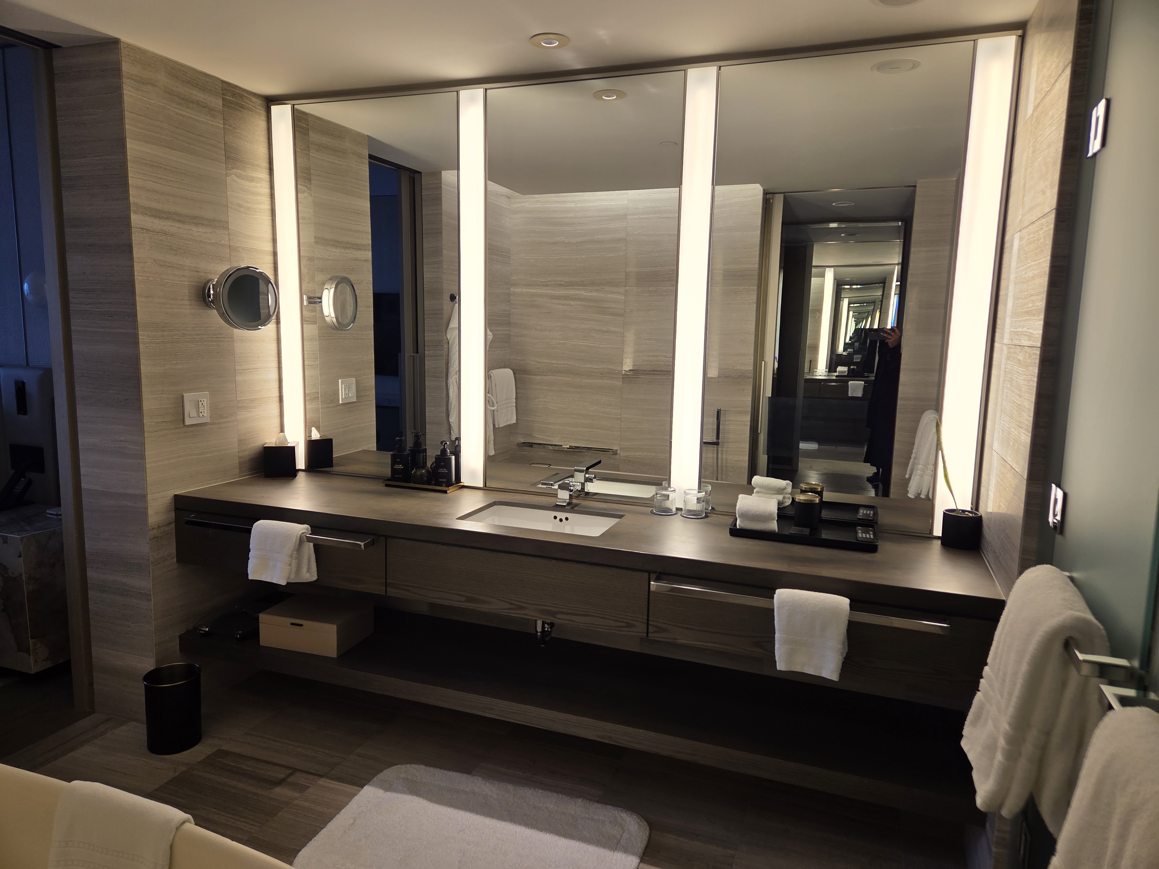 Four Seasons Hotel Toronto 2