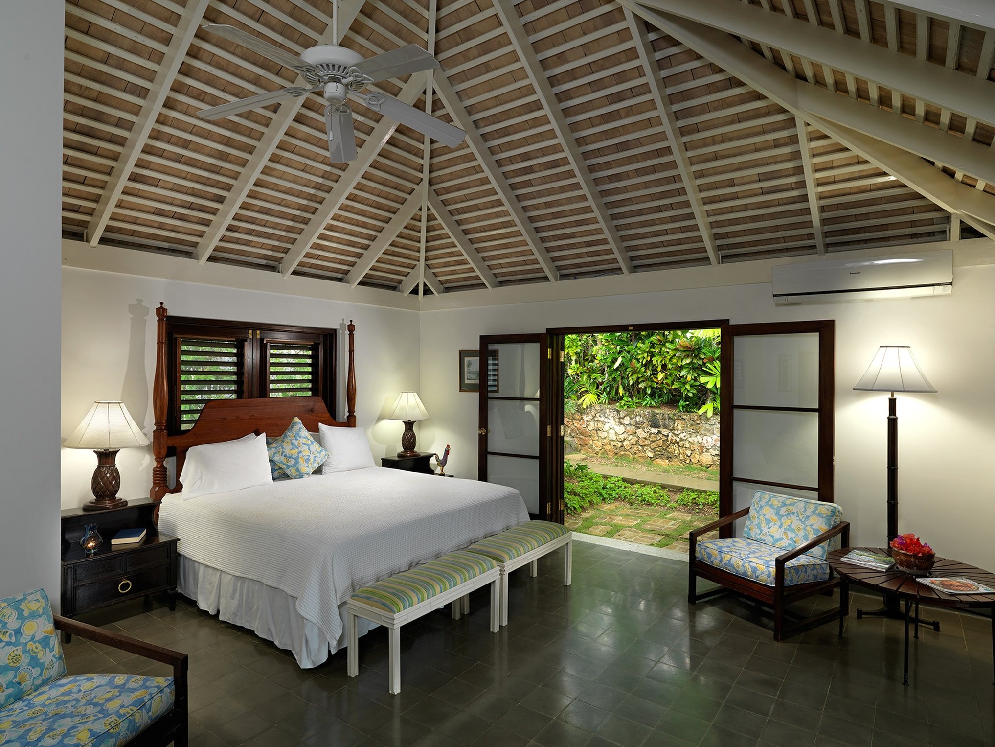 Round Hill Hotel and Villas