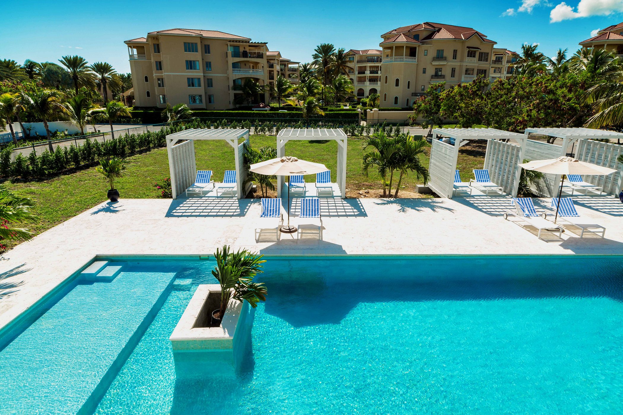 The Somerset on Grace Bay 2