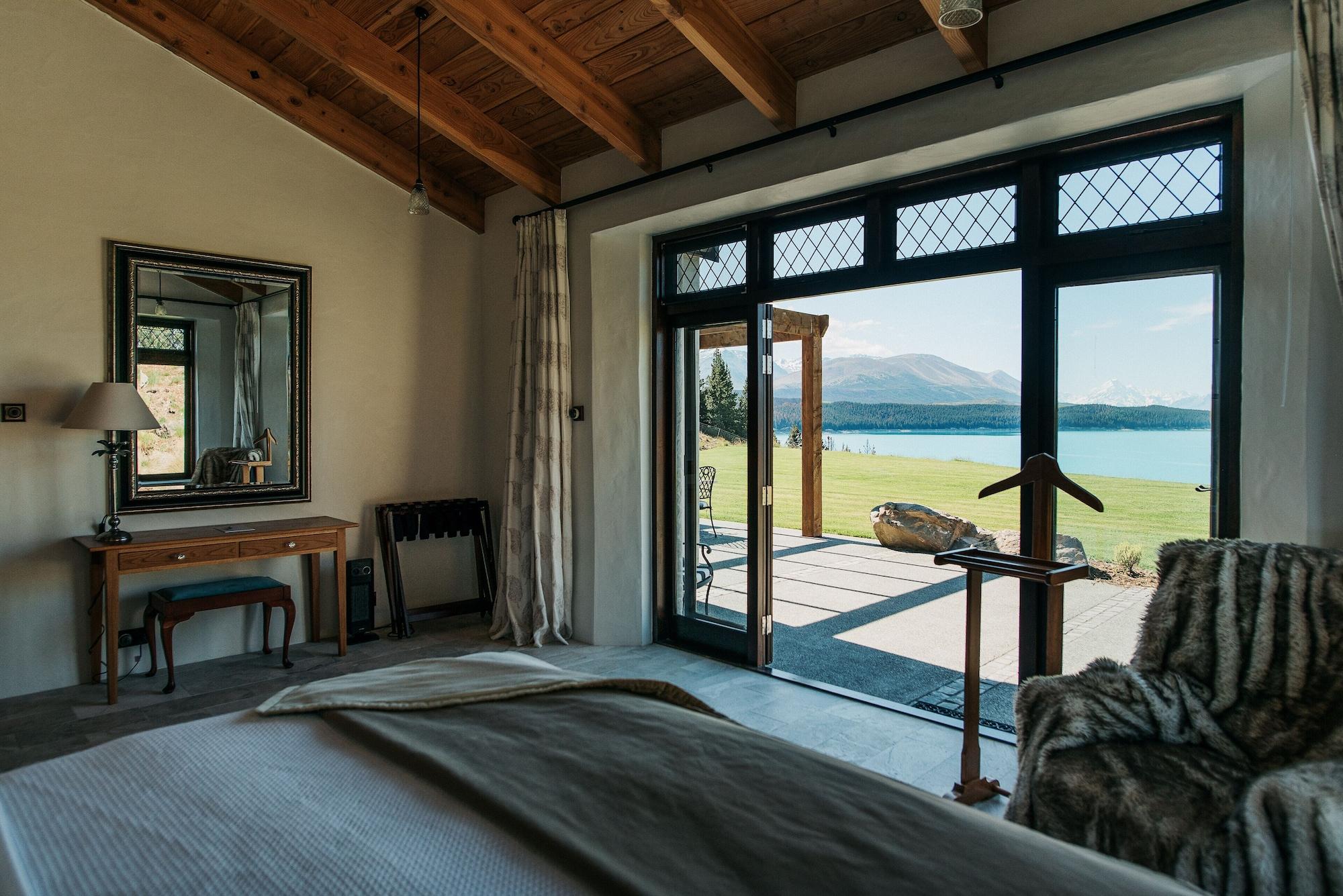 Mt Cook Lakeside Retreat, High Country Estate | Luxury Villas | Observatory | Weddings | Restaurant