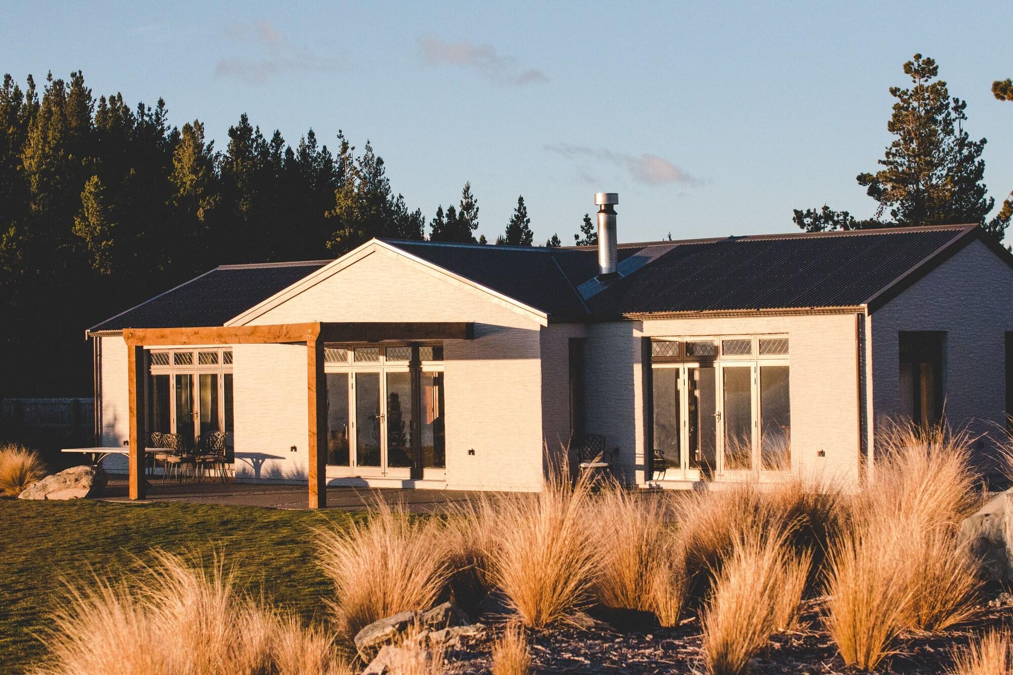 Mt Cook Lakeside Retreat, High Country Estate | Luxury Villas | Observatory | Weddings | Restaurant 4