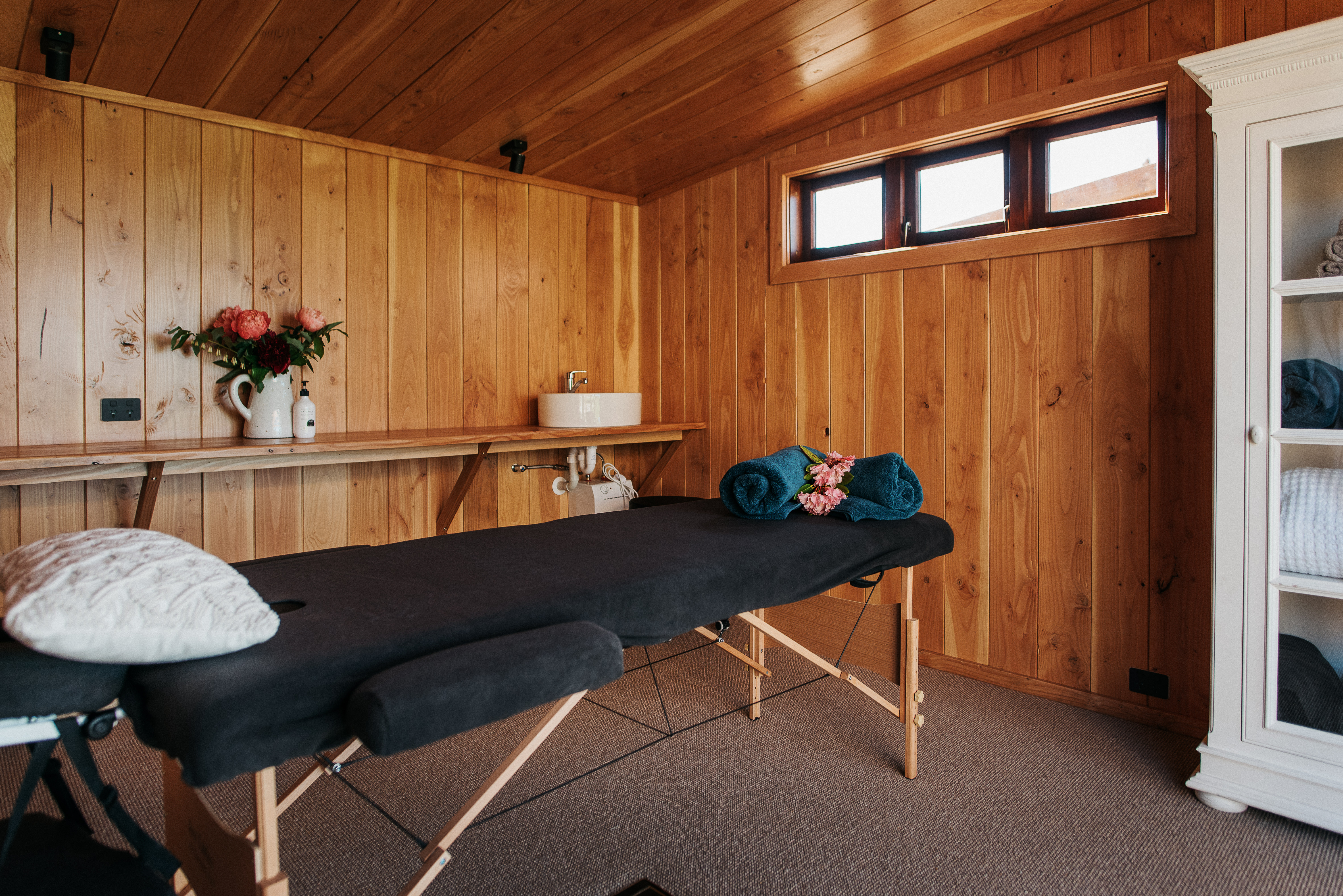 Mt Cook Lakeside Retreat, High Country Estate | Luxury Villas | Observatory | Weddings | Restaurant 7
