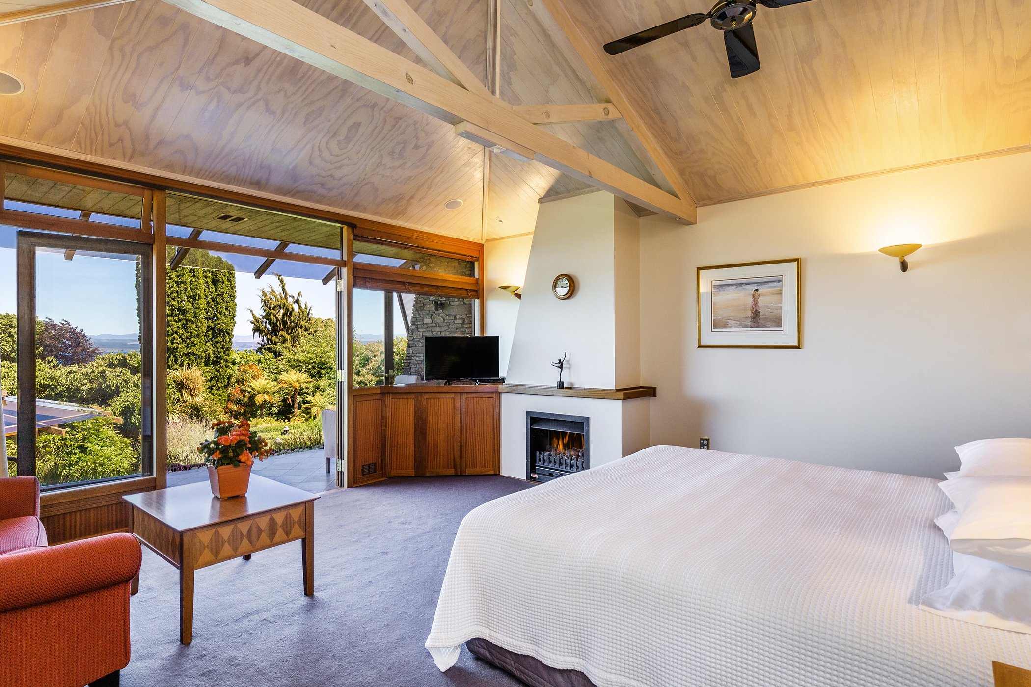 Lake Taupo Lodge 4