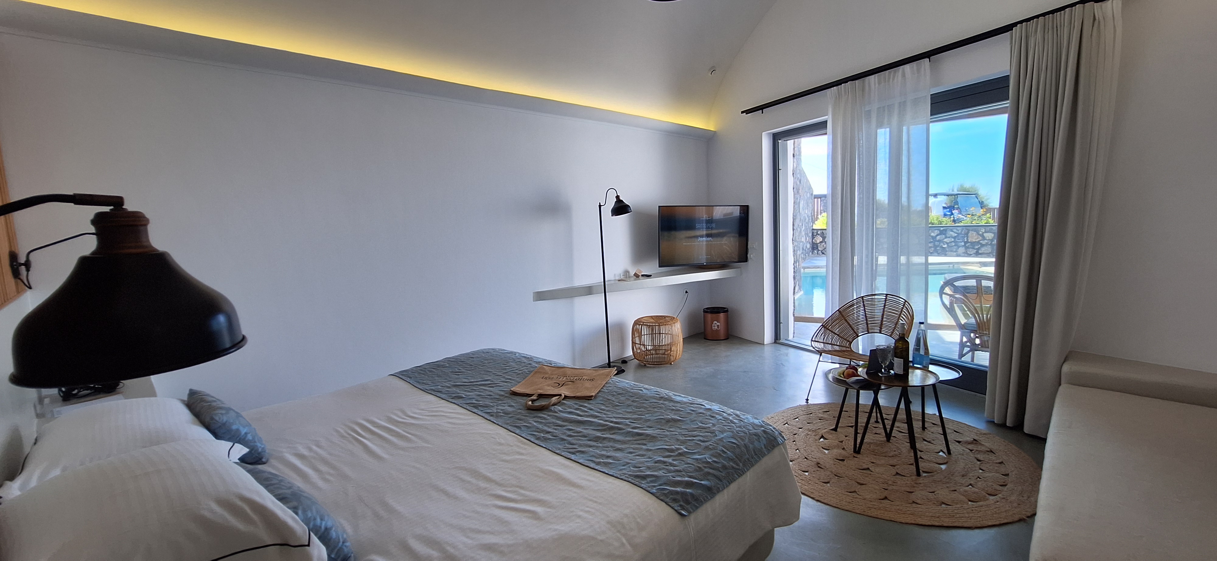 Santo Pure Oia Suites & Villas 4