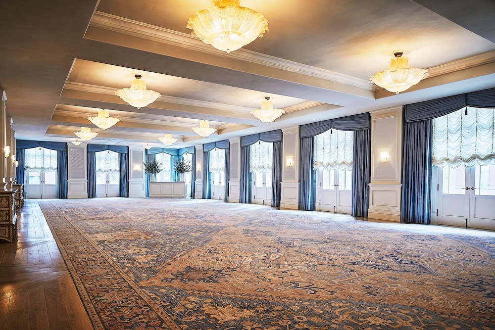 The Fifth Avenue Hotel 7