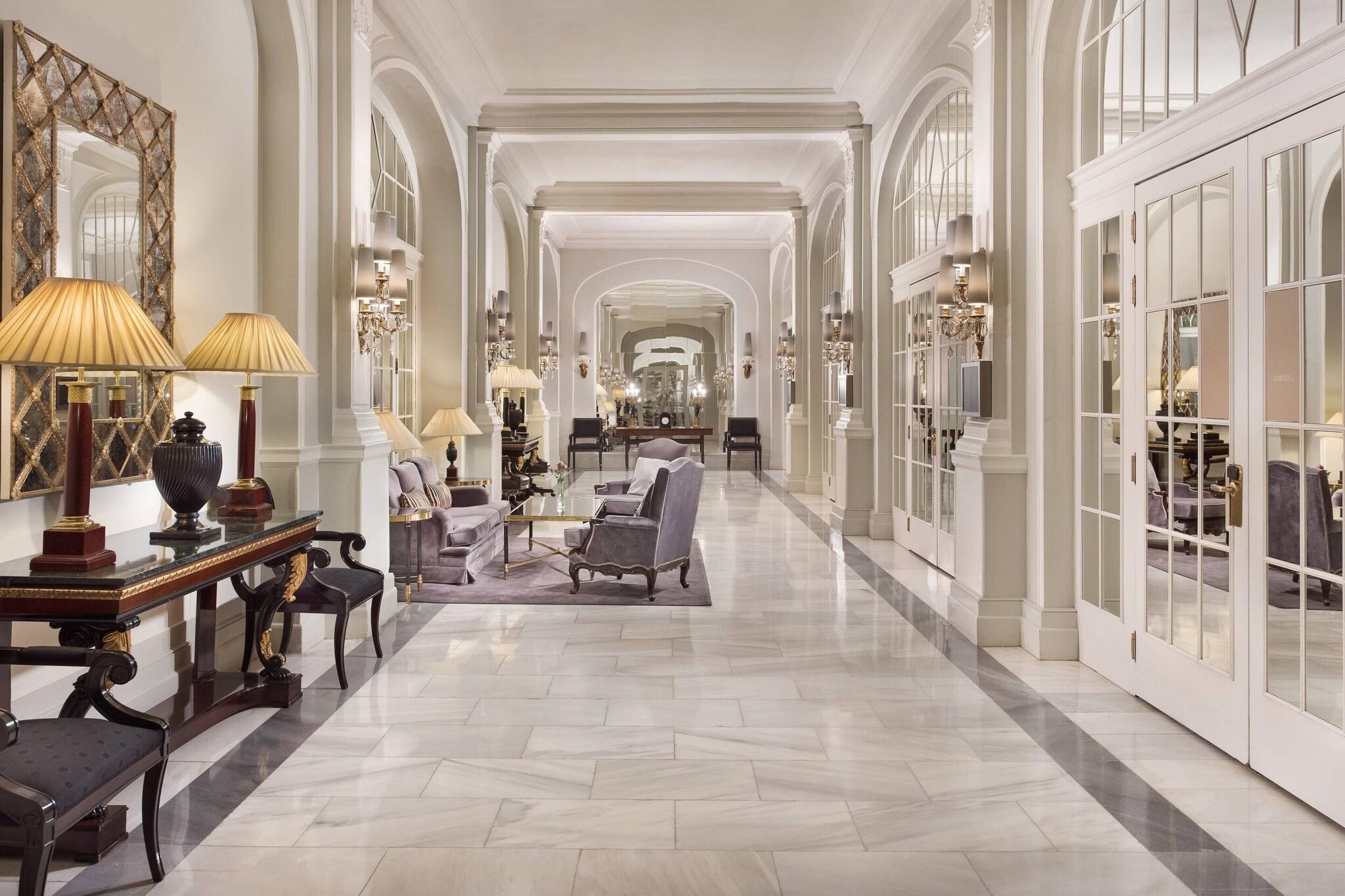 The Palace, a Luxury Collection Hotel 3