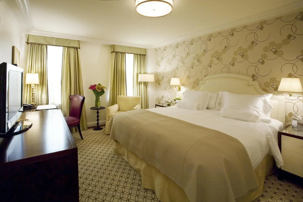 The Carlyle, A Rosewood Hotel 3