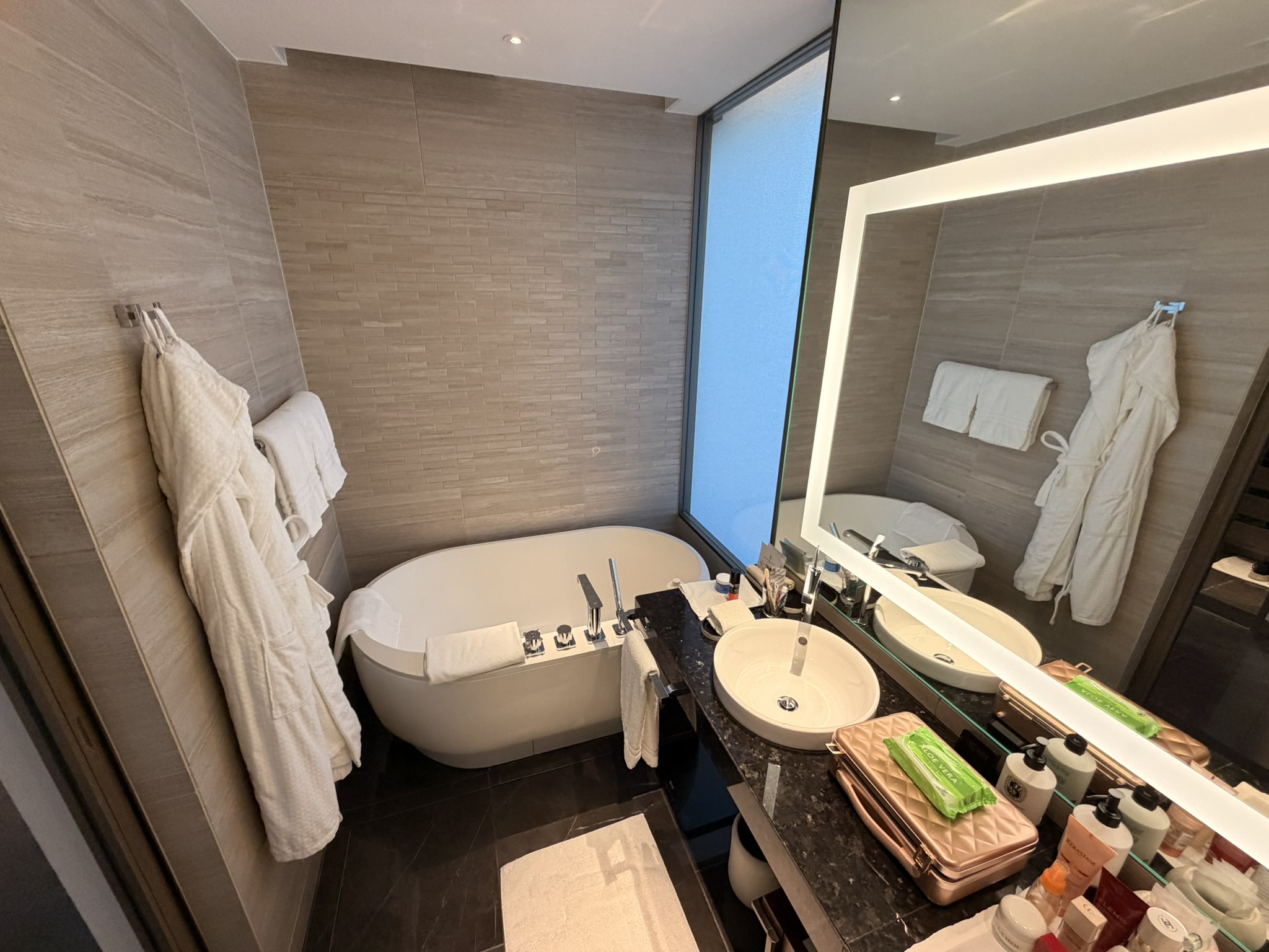 Four Seasons Hotel Tokyo at Otemachi