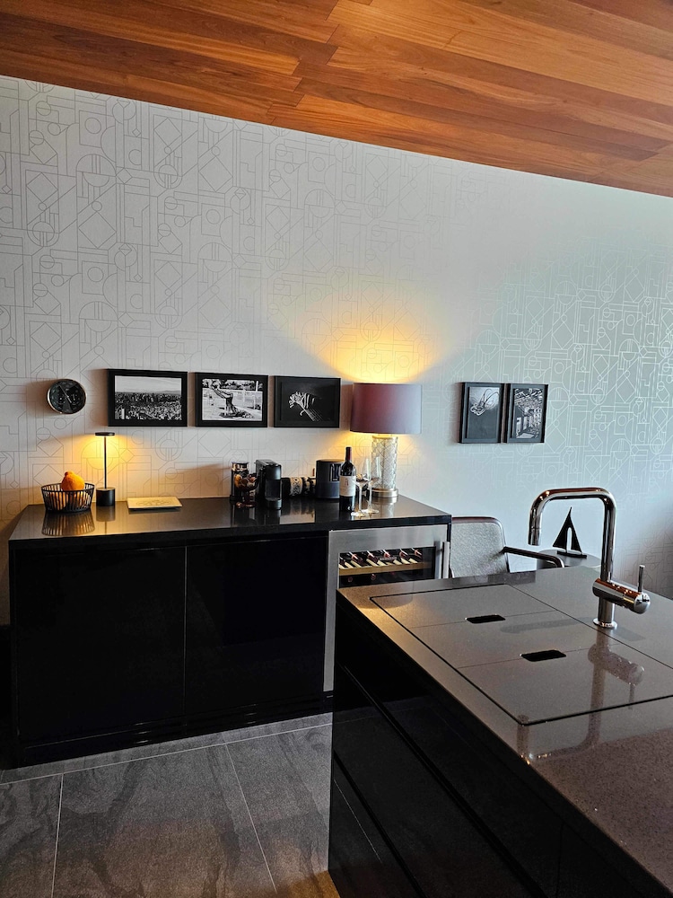 Kamo Residences by Reflections 6