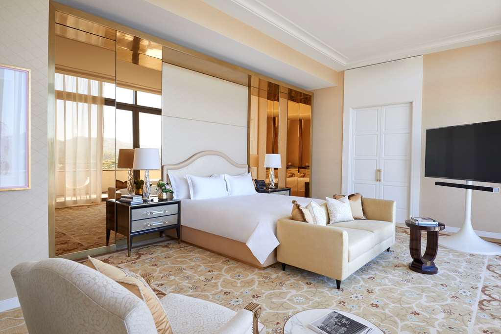 Waldorf Astoria Beverly Hills 3