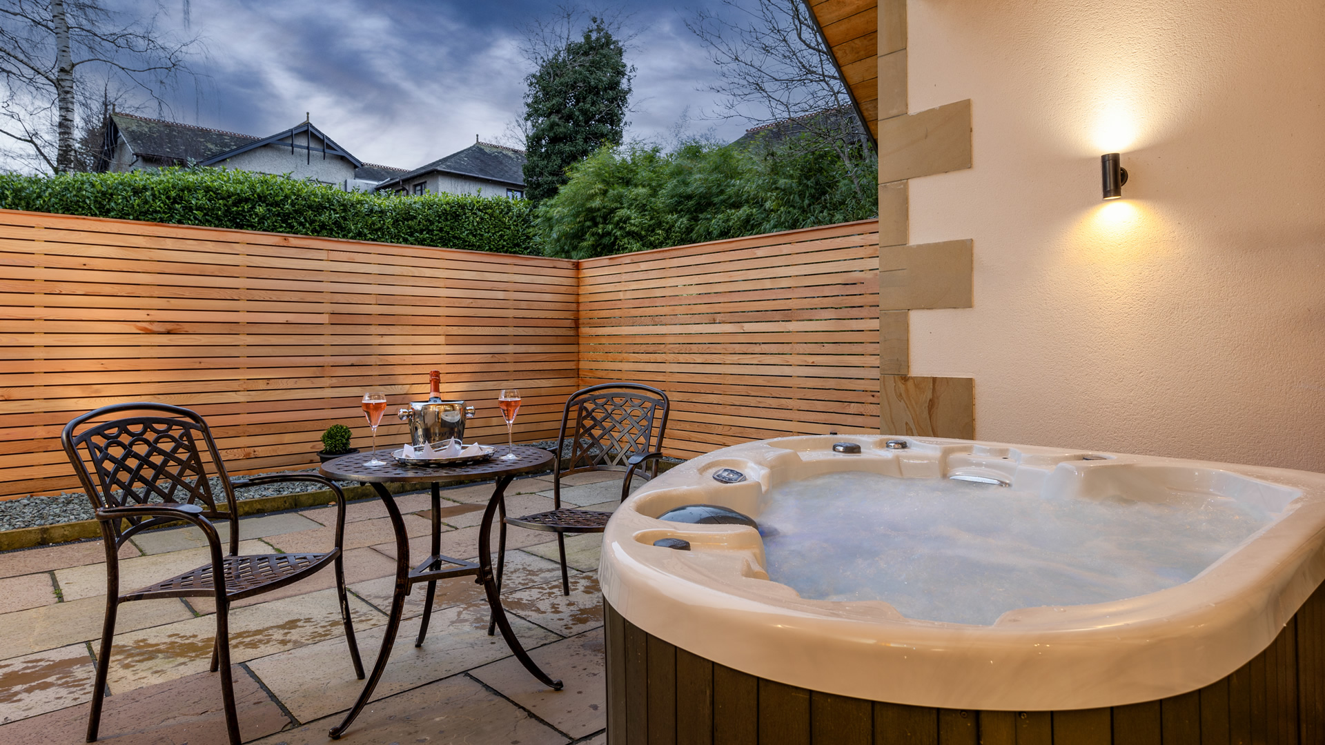Applegarth Villa & Apple Restaurant