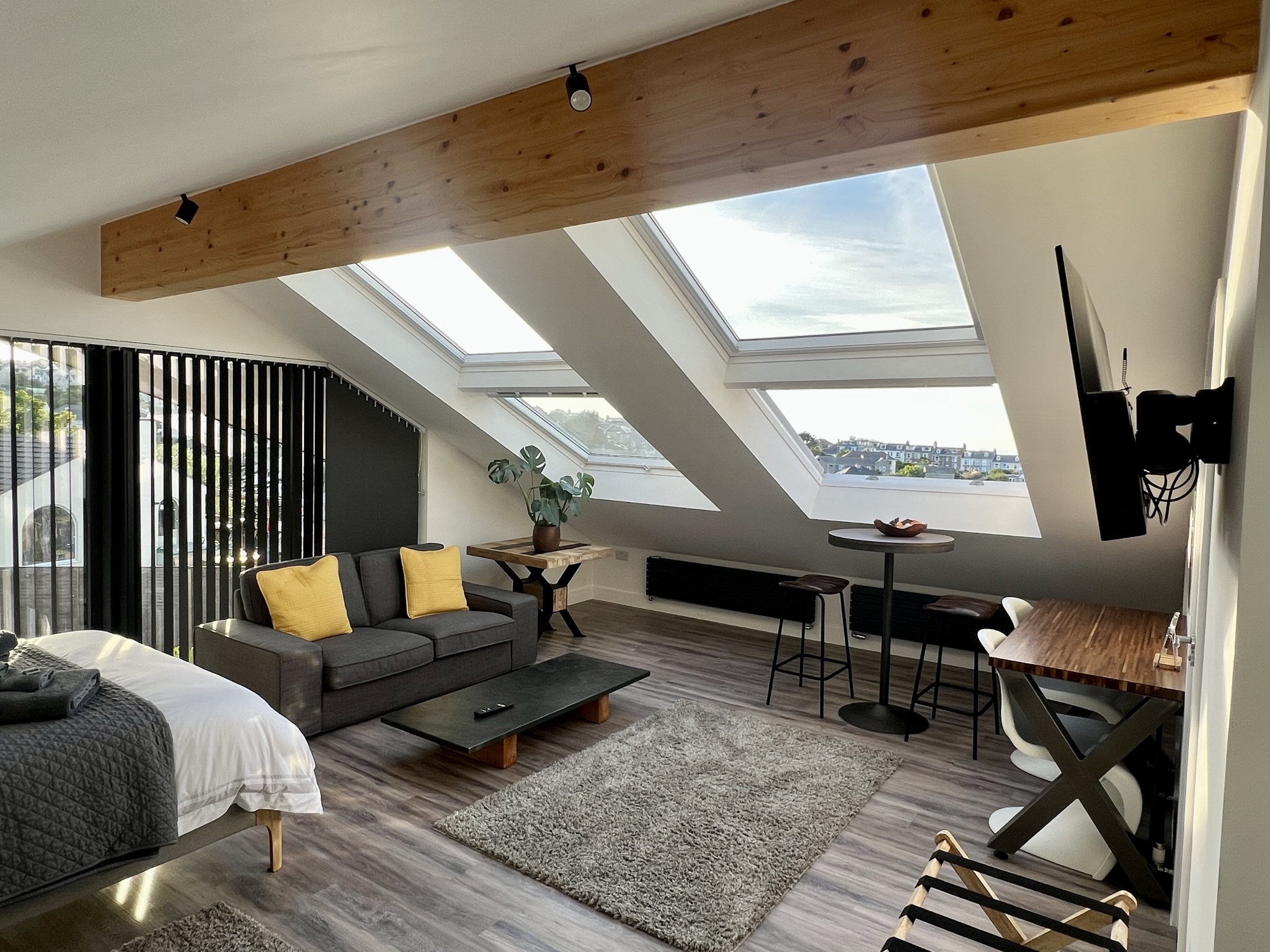 Uno St Ives 2
