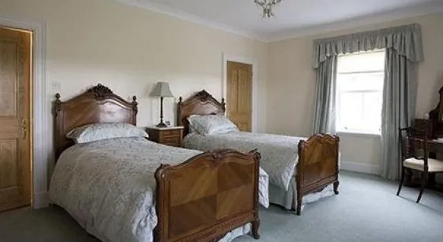 West Longridge Manor and Garden House 6