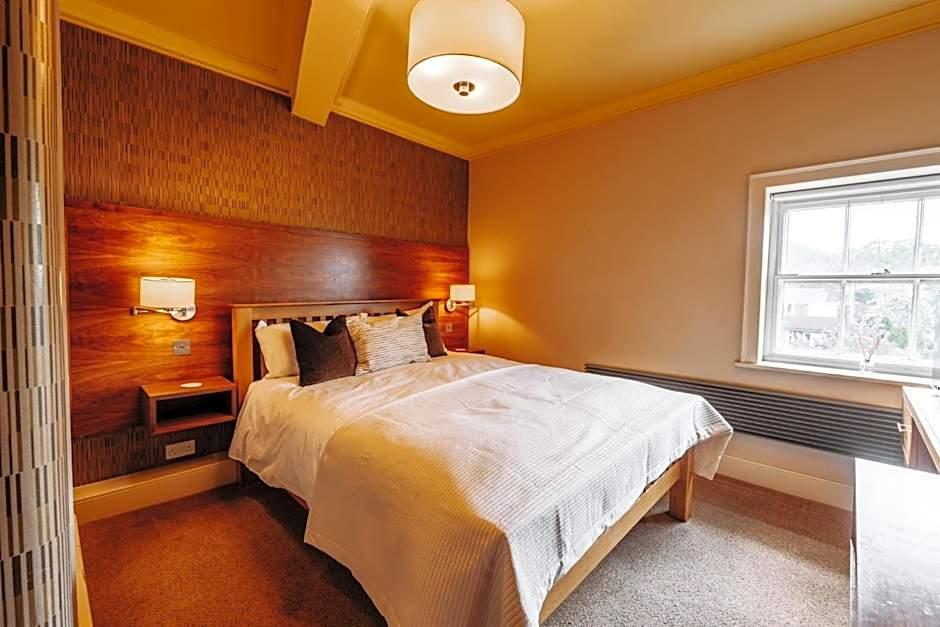 The Old Orleton Inn 8